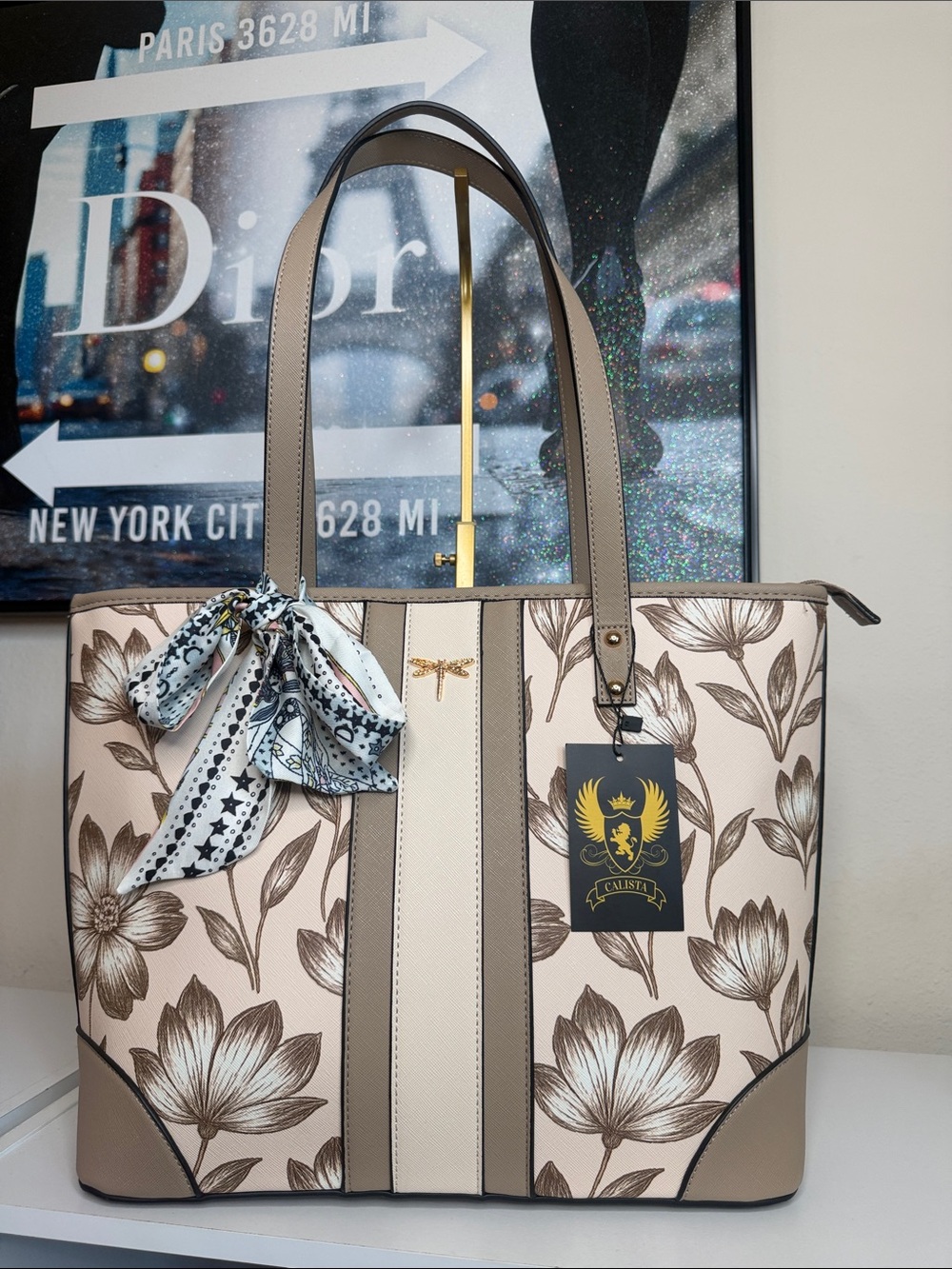 Women tote